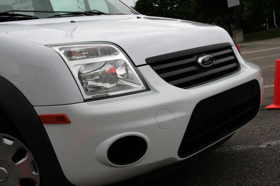  Ford Transit Connect 2010 года  (фото 43 из 109)